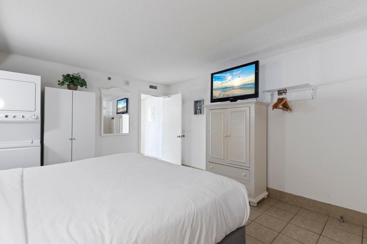 Beachfront Condo W Balcony In 미를 비치 외부 사진